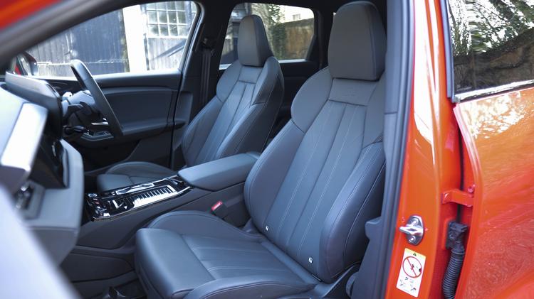 AUDI Q6 E-TRON ESTATE 225kW Performance 100kWh S Line 5dr Auto [S+V]